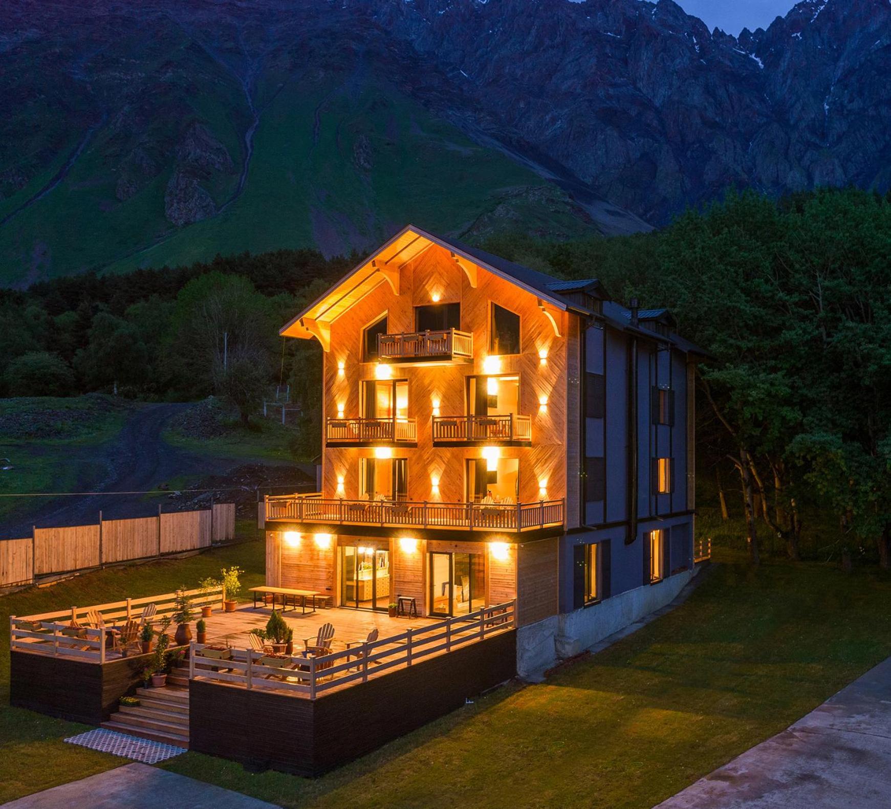 1740 Boutique Hotel Kazbegi Stepantsminda Exterior foto