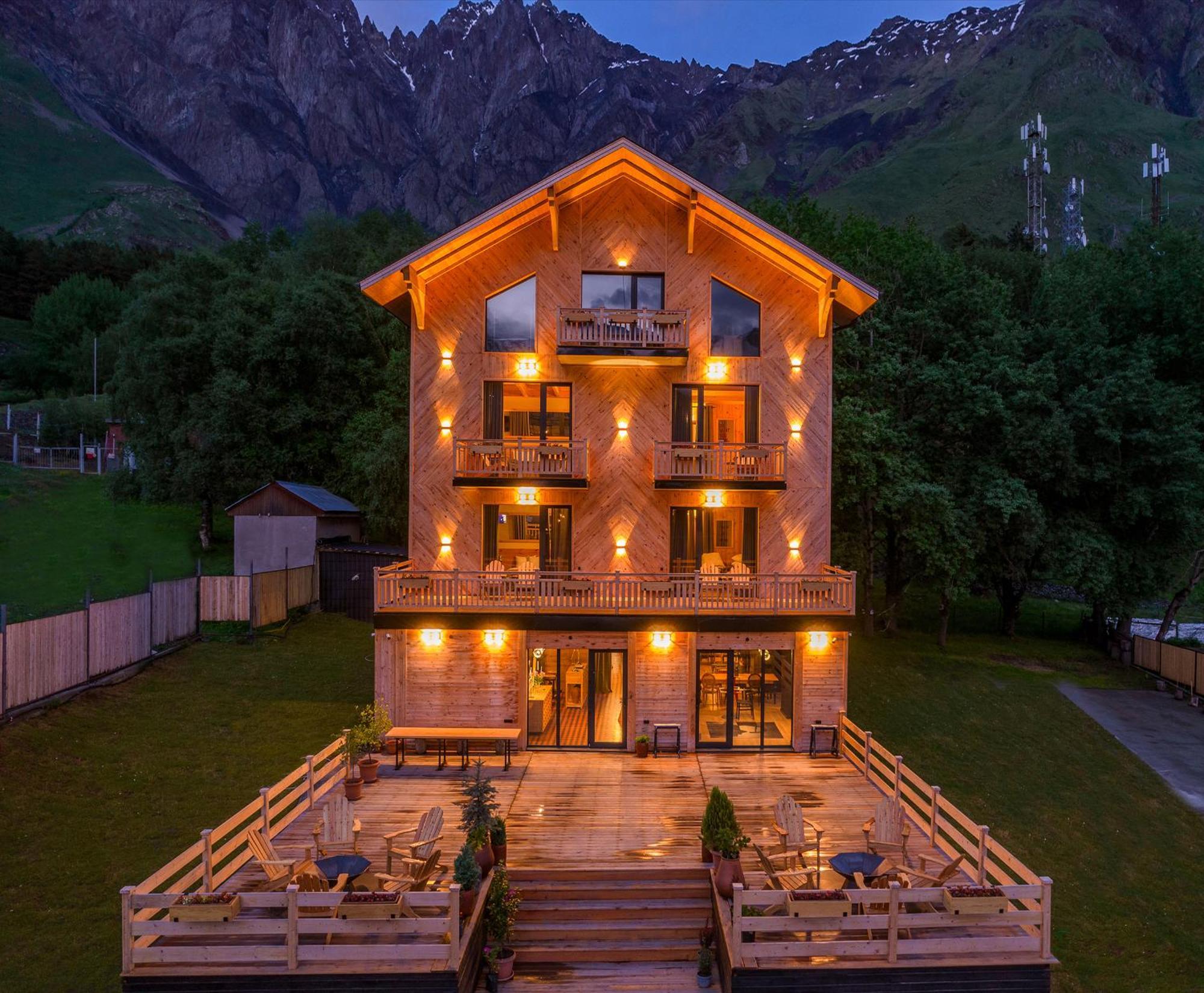 1740 Boutique Hotel Kazbegi Stepantsminda Exterior foto