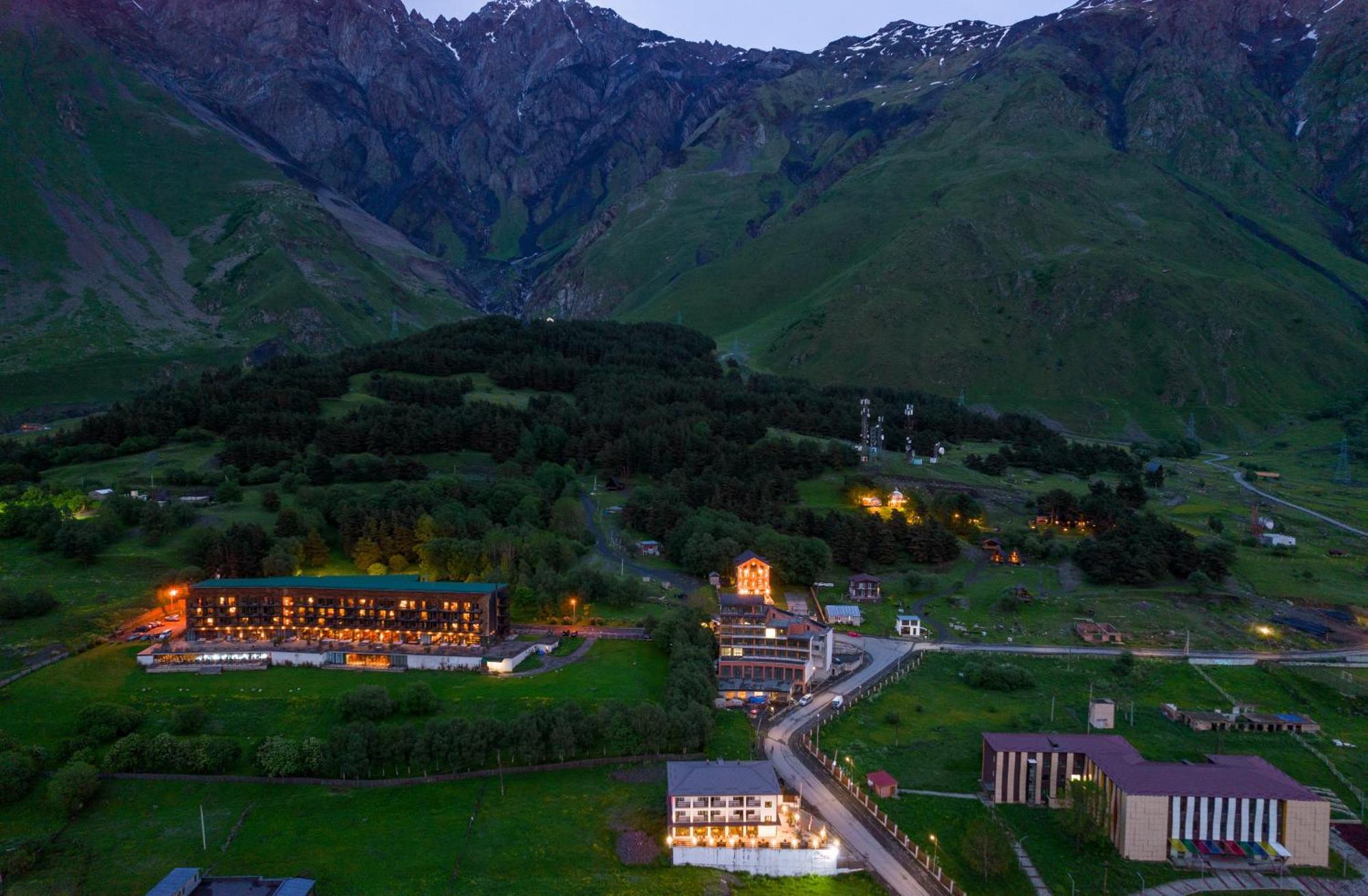 1740 Boutique Hotel Kazbegi Stepantsminda Exterior foto