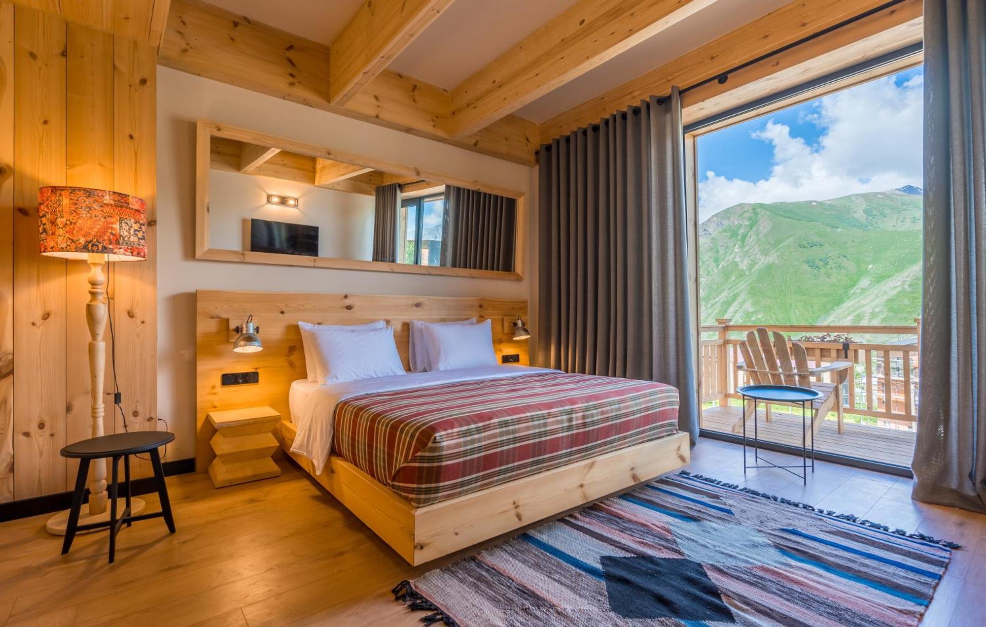 1740 Boutique Hotel Kazbegi Stepantsminda Exterior foto